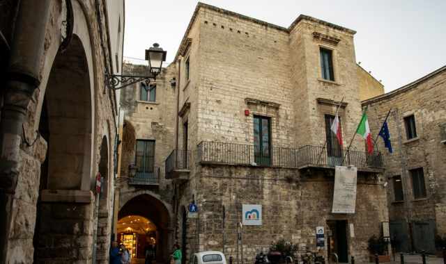Foto, dipinti, libri e cimeli: alla scoperta del Museo Civico, l dove si racconta la storia di Bari 